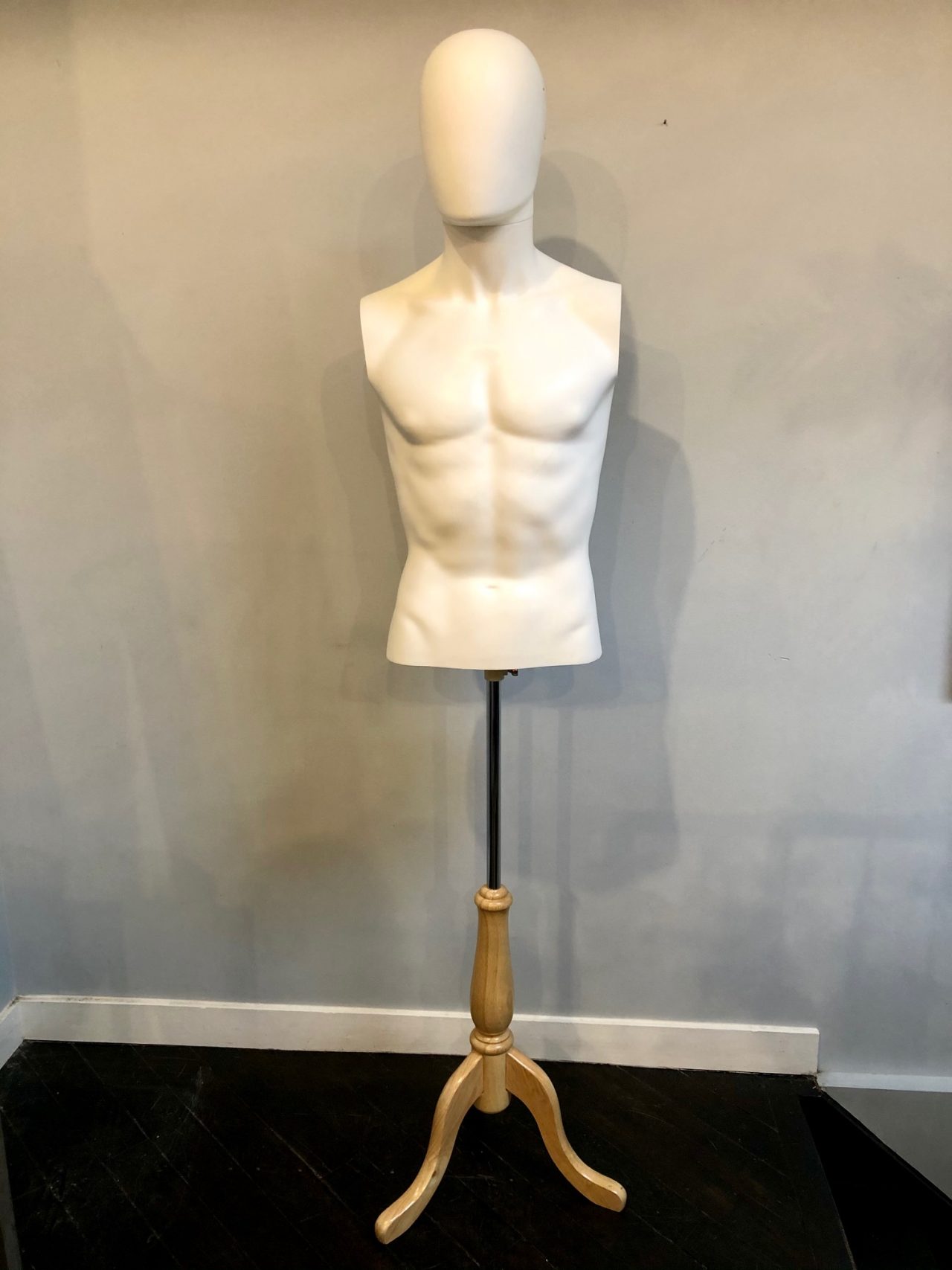 Mannequins Sitra Furniture Rentals